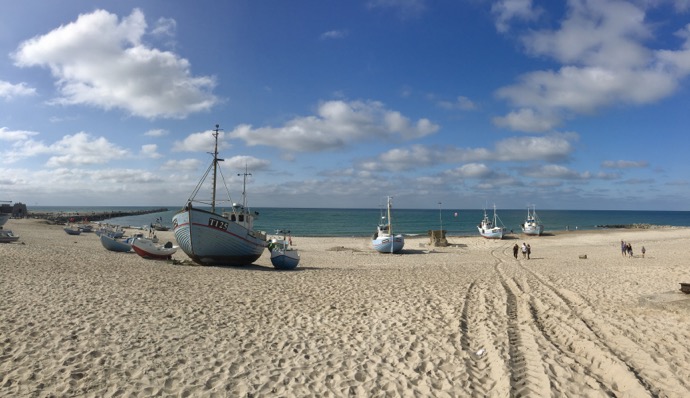 Boats_on_the_Shore